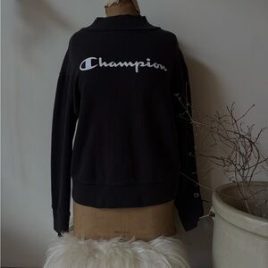 Vintage Champion Black Pullover Sweatshirt